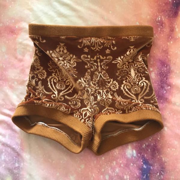 Rococo Tap Short